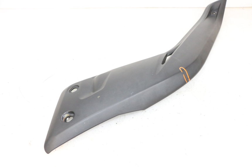 photo de LEFT MIDDLE FLOOR PANEL YAMAHA X-MAX XMAX 125 (2010 - 2013) - Checked used part