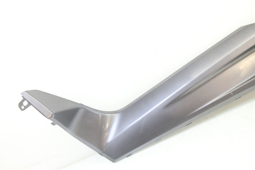 photo de LEFT FOOTREST BRACKET YAMAHA XMAX X-MAX 125 (2006 - 2009)