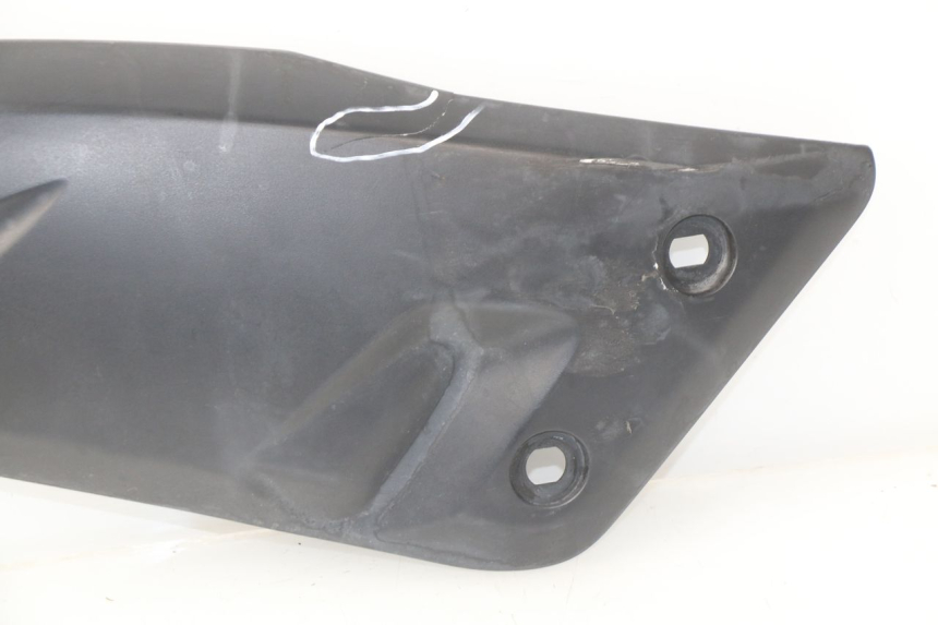 photo de LEFT MIDDLE FLOOR PANEL YAMAHA X-MAX XMAX 125 (2010 - 2014)