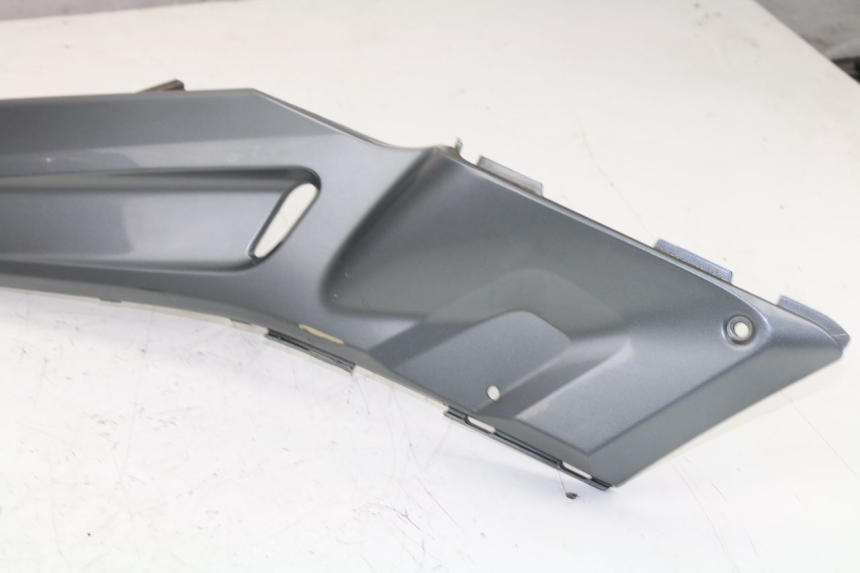 photo de LEFT MIDDLE FLOOR PANEL YAMAHA X-MAX XMAX 250 (2006 - 2009)