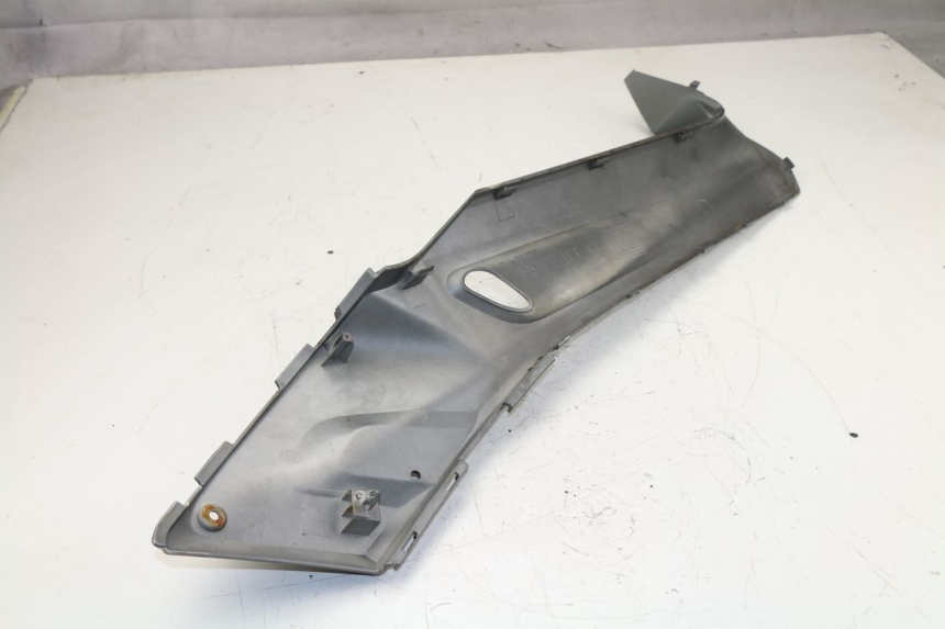 photo de LEFT MIDDLE FLOOR PANEL YAMAHA X-MAX XMAX 250 (2006 - 2009)