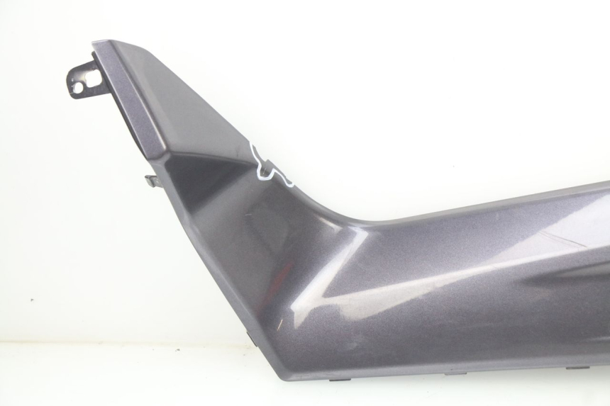 photo de LEFT FOOTREST BRACKET YAMAHA XMAX X-MAX 125 (2006 - 2009)