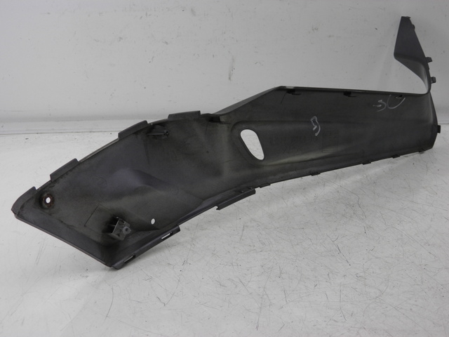 photo de LEFT FOOTREST BRACKET YAMAHA XMAX X-MAX 125 (2006 - 2009)