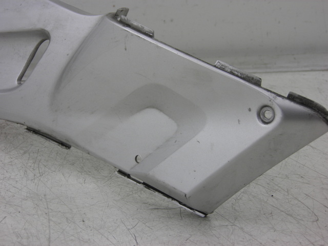 photo de LEFT FOOTREST BRACKET YAMAHA XMAX X-MAX 125 (2006 - 2009)