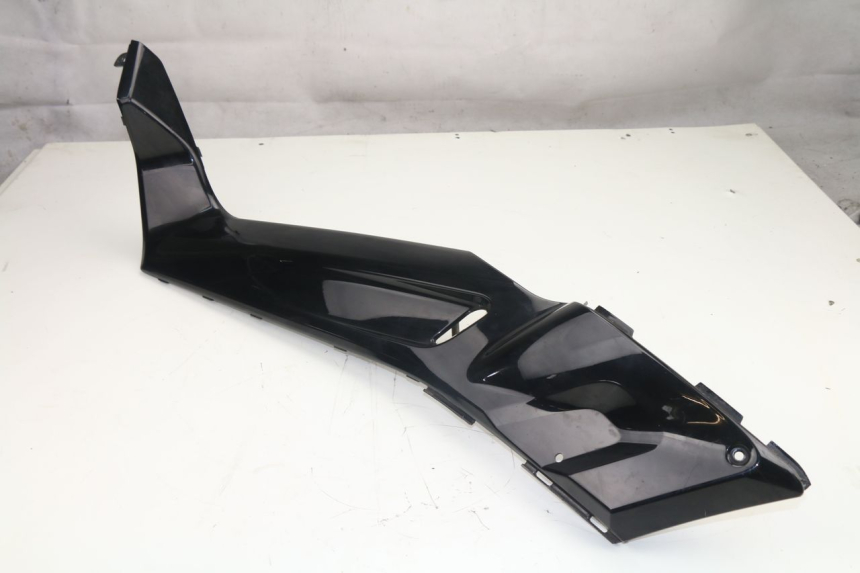 photo de LEFT FOOTREST BRACKET YAMAHA XMAX X-MAX 125 (2006 - 2009)