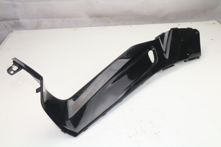 photo de LEFT FOOTREST BRACKET YAMAHA XMAX X-MAX 125 (2006 - 2009)