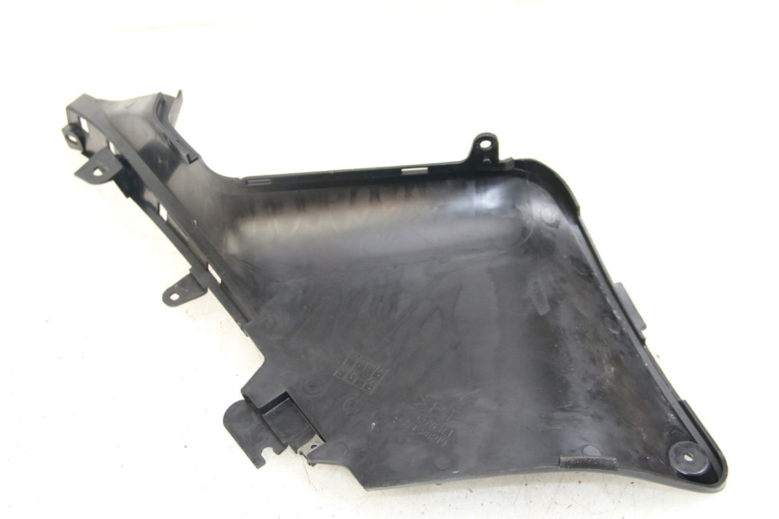 photo de LEFT MIDDLE FLOOR PANEL YAMAHA XP T-MAX TMAX 500 (2004 - 2007)