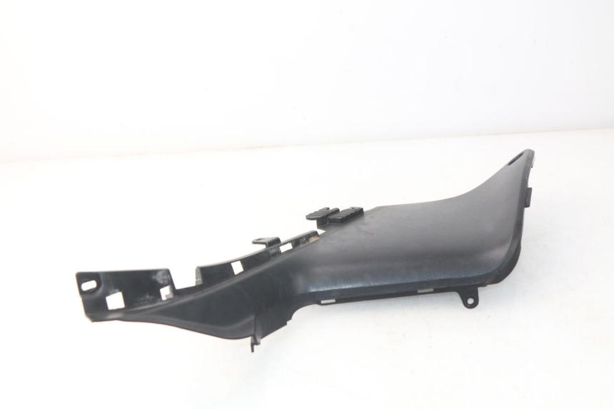 photo de LEFT FOOTREST BRACKET YAMAHA XP T-MAX TMAX ABS 500 (2004 - 2007)
