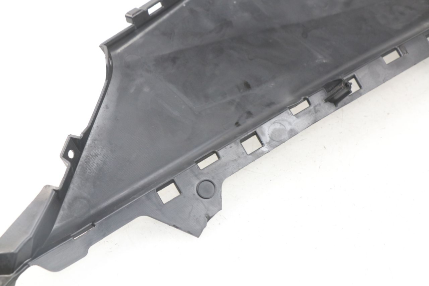 photo de LEFT MIDDLE FLOOR PANEL YAMAHA YP T-MAX TMAX 530 (2017 - 2020)