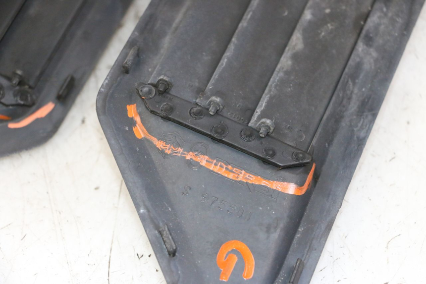 photo de MIDDLE FLOOR PANEL GILERA NEXUS 300 (2008 - 2013)