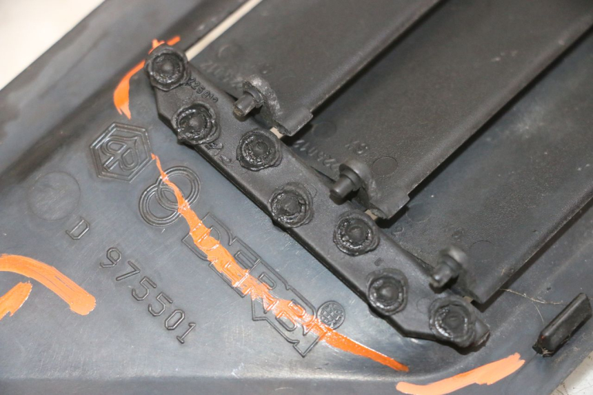 photo de MIDDLE FLOOR PANEL GILERA NEXUS 300 (2008 - 2013)
