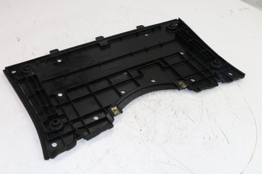 photo de MIDDLE FLOOR PANEL KYMCO GRAND DINK 125 (2002 - 2007)