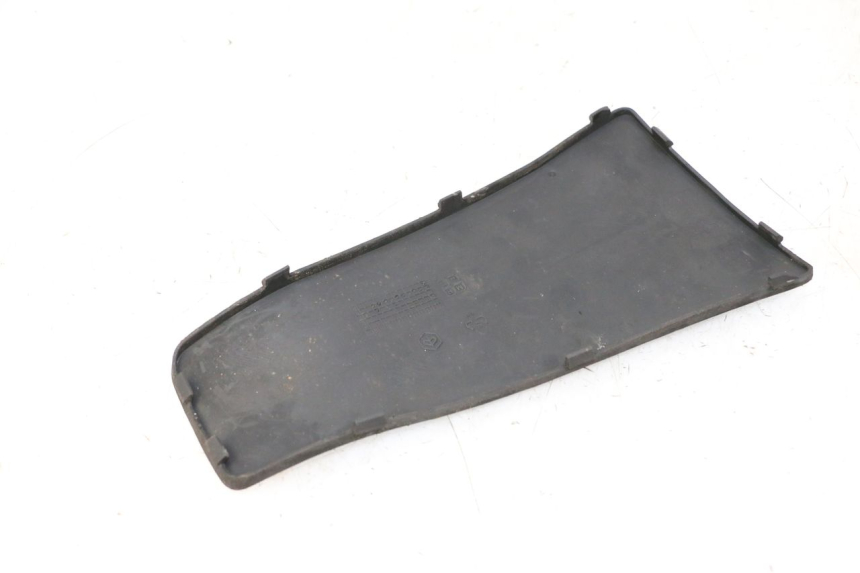photo de MIDDLE FLOOR PANEL PIAGGIO LXV 4T 50 (2009 - 2013)