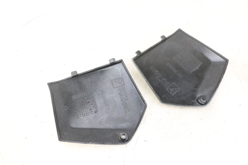 photo de FOOTREST JUNCTION PIAGGIO MP3 RL 250 (2007 - 2010) - Alternative perspective