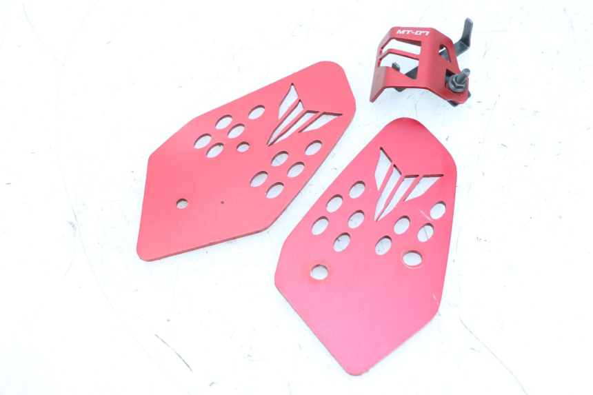 photo de MIDDLE FLOOR PANEL YAMAHA MT-07 MT07 ABS 700 (2018 - 2020) - Main view