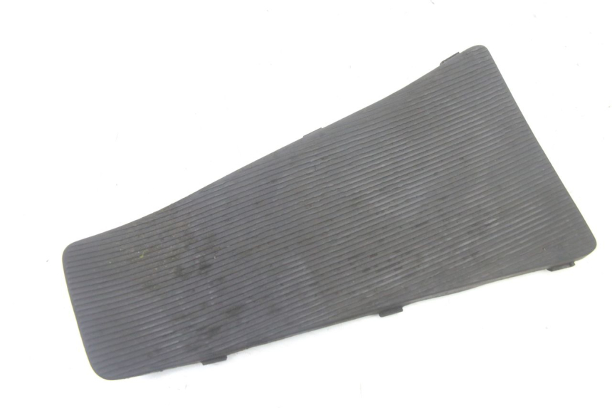 photo de FOOTREST JUNCTION PIAGGIO VESPA S 2T 50 (2007 - 2014)