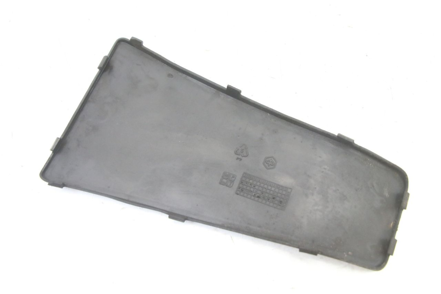 photo de FOOTREST JUNCTION PIAGGIO VESPA S 2T 50 (2007 - 2014)