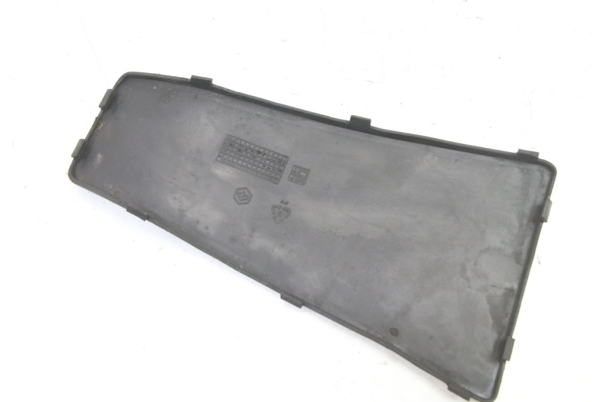 photo de FOOTREST JUNCTION PIAGGIO VESPA S 2T 50 (2007 - 2014)