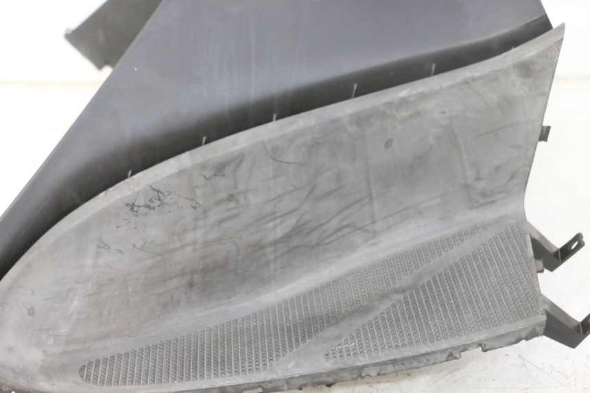 photo de MIDDLE FLOOR PANEL YAMAHA YP MAJESTY 125 (2007 - 2010)