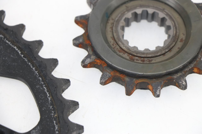 photo de CHAIN SPROCKET KIT YAMAHA MT09 MT-09 850 (2013 - 2017)
