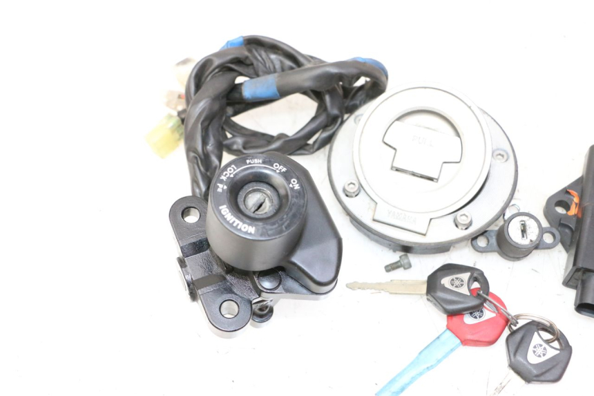 photo de LOCK SET KEY ECU YAMAHA FZ6 FAZER S2 600 (2007 - 2011)