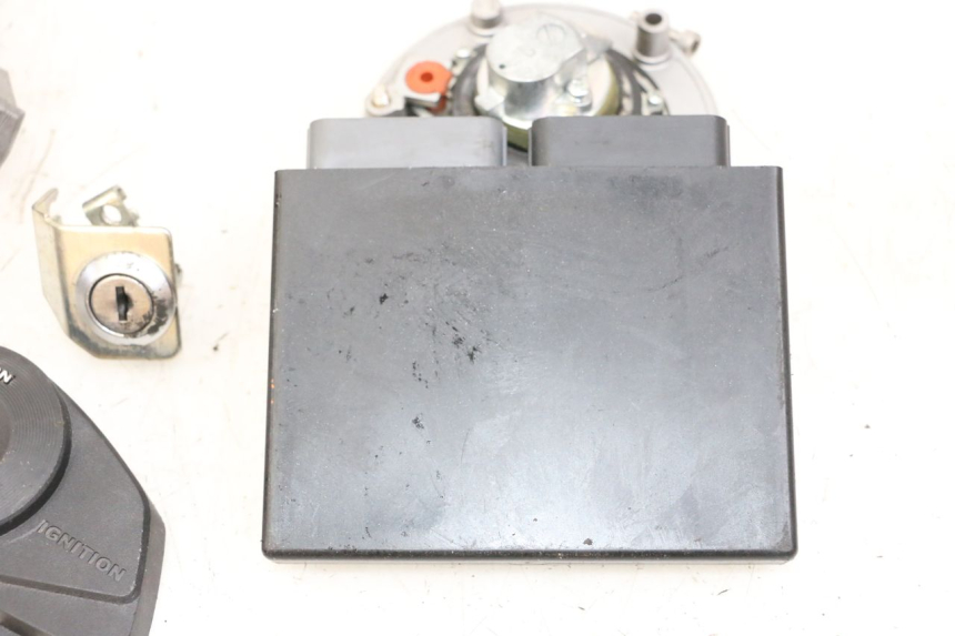 photo de LOCK SET KEY ECU SUZUKI GSR 750 (2011 - 2017)