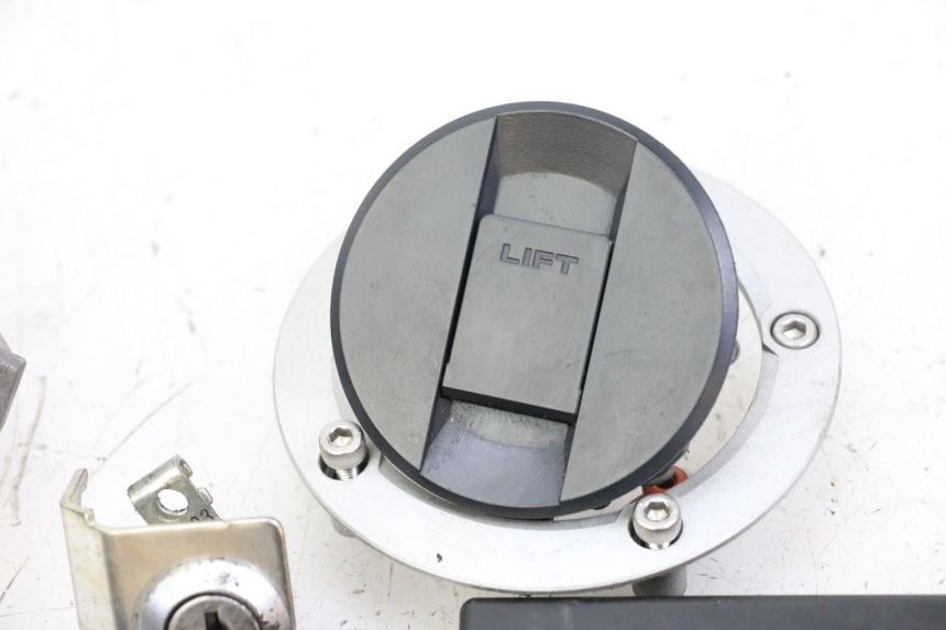 photo de LOCK SET KEY ECU SUZUKI GSR 750 (2011 - 2017)