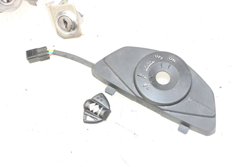 photo de LOCK SET KEY ECU SUZUKI GSR 750 (2011 - 2017)