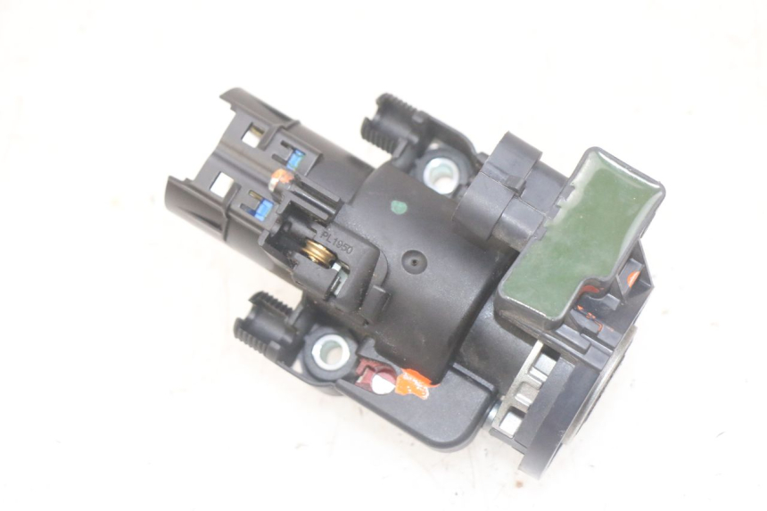 photo de LOCK SET KEY ECU PIAGGIO MP3 HPE 300 (2019 - 2026) - Supplementary product photo
