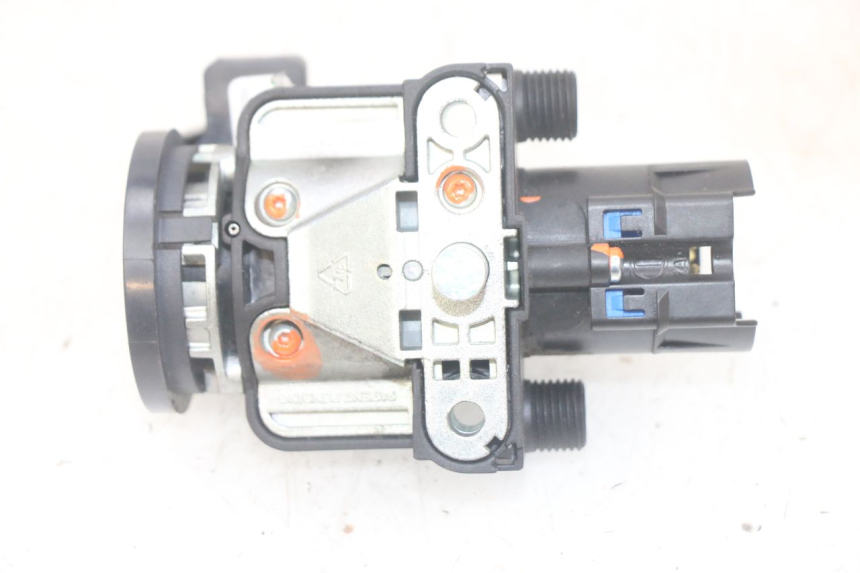 photo de LOCK SET KEY ECU PIAGGIO MP3 HPE 300 (2019 - 2026) - Alternative angle