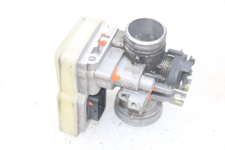 photo de LOCK SET KEY ECU PIAGGIO MP3 HPE 300 (2019 - 2026) - Fixing points details