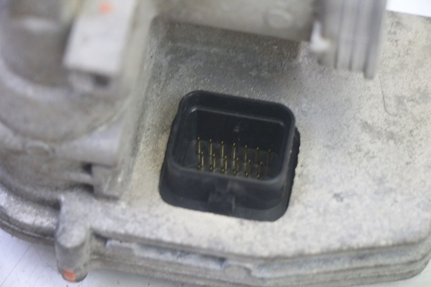 photo de LOCK SET KEY ECU PIAGGIO MP3 RL 250 (2007 - 2010) - Alternative perspective