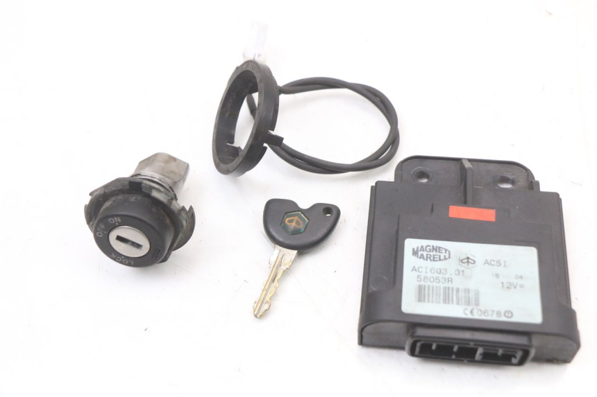 photo de LOCK KEY CDI IGNITION SWITCH KIT PIAGGIO X8 125 (2004 - 2007)