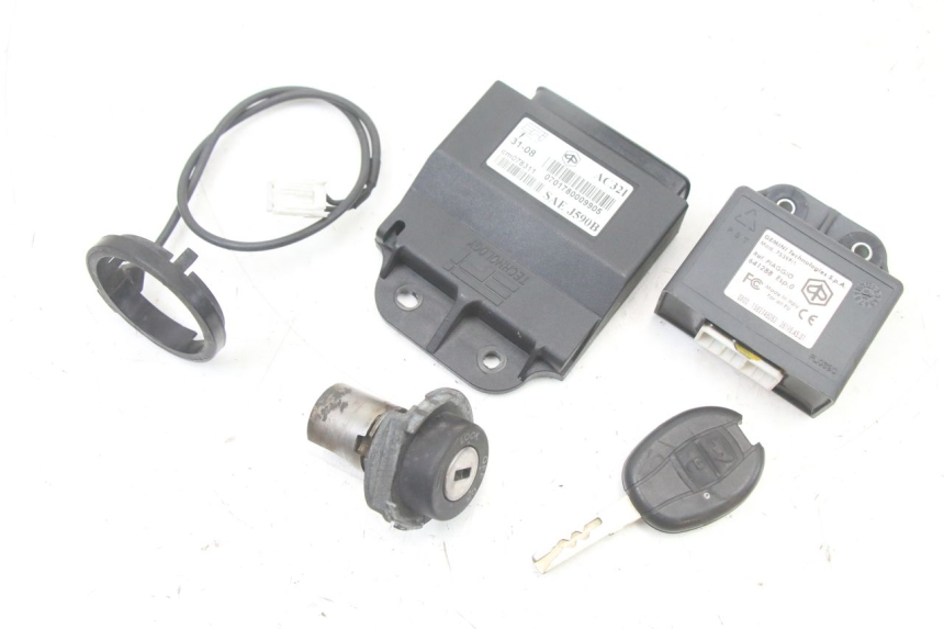 photo de LOCK KEY CDI IGNITION SWITCH KIT PIAGGIO XEVO - X EVO 125 (2007 - 2016)