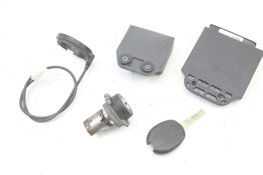 photo de LOCK KEY CDI IGNITION SWITCH KIT PIAGGIO XEVO - X EVO 125 (2007 - 2016)