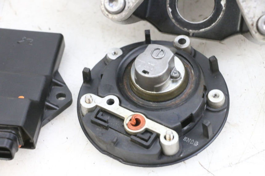 photo de LOCK KEY CDI IGNITION SWITCH KIT YAMAHA TDM ABS 900 (2002 - 2014)