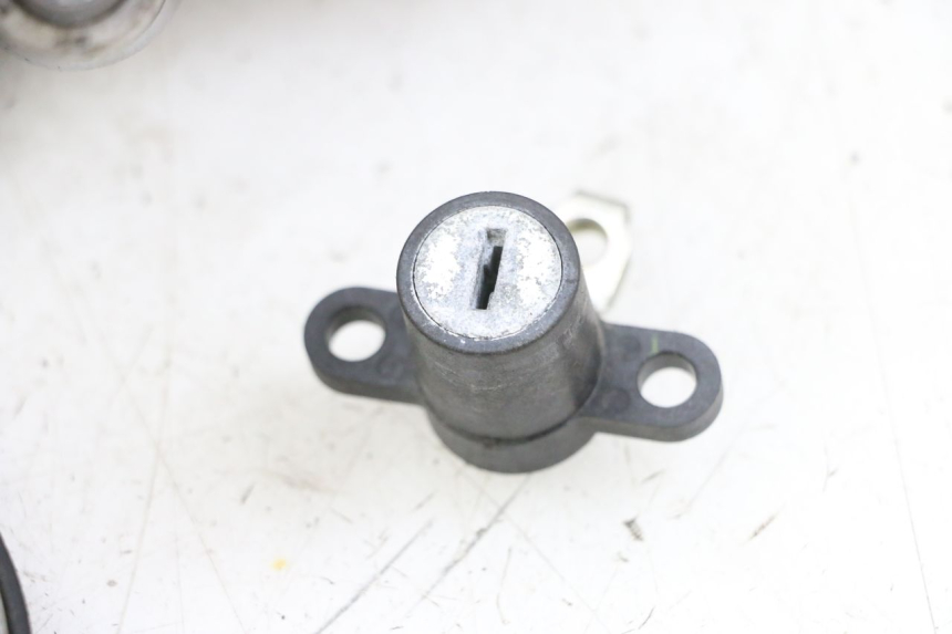 photo de LOCK KEY CDI IGNITION SWITCH KIT YAMAHA TDM ABS 900 (2002 - 2014)