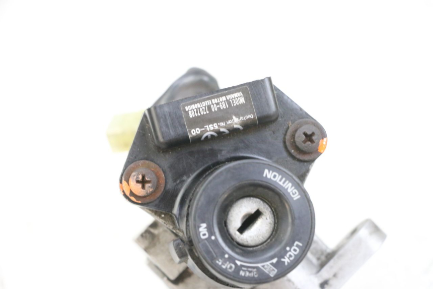 photo de LOCK KEY CDI IGNITION SWITCH KIT YAMAHA XMAX X-MAX 125 (2006 - 2009) - High-resolution close-up