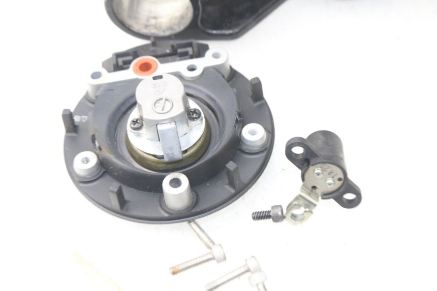 photo de LOCK KEY CDI IGNITION SWITCH KIT YAMAHA TDM ABS 900 (2002 - 2014)