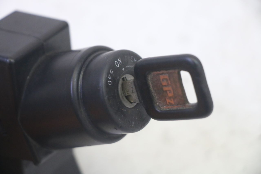 photo de LOCK SET KEY KAWASAKI GPZ RX 1000 (1986 - 1988) - Technical close-up