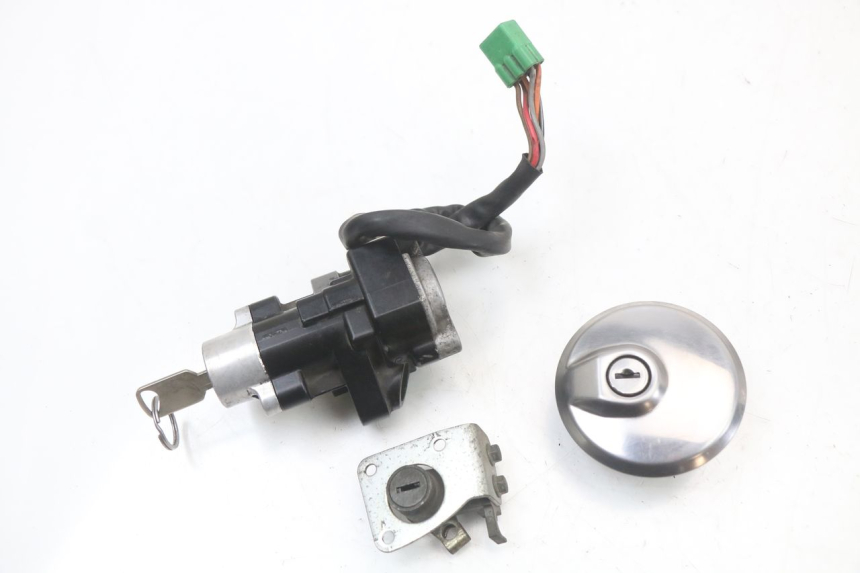 photo de LOCK SET KEY SUZUKI GZ MARAUDER 125 (1998 - 2004)