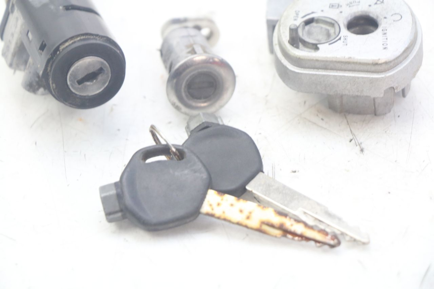 photo de LOCK SET KEY DOLPHIN PYGMY 1 (2020 - 2024)