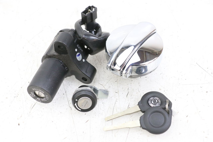 photo de LOCK SET KEY ROYAL ENFIELD CONTINENTAL GT 650 (2019 - 2024)