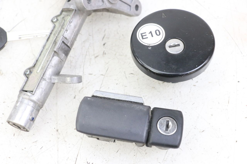 photo de LOCK SET KEY SUZUKI BURGMAN 125 (2018 - 2021)