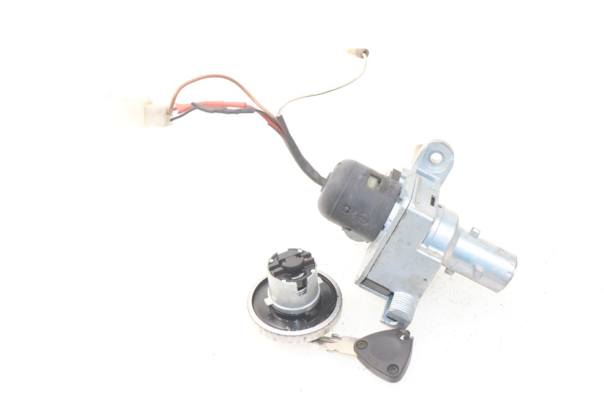 photo de LOCK SET KEY YAMAHA YP MAJESTY 125 (1998 - 2001) - Zoom on usage condition