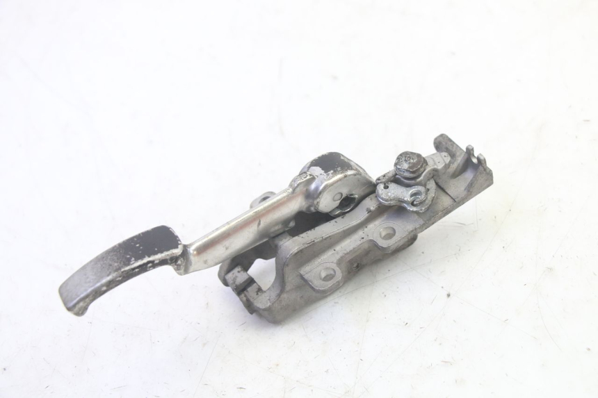 photo de PARKING BRAKE LEVER PIAGGIO MP3 RL 250 (2007 - 2010) - Zoom on usage condition