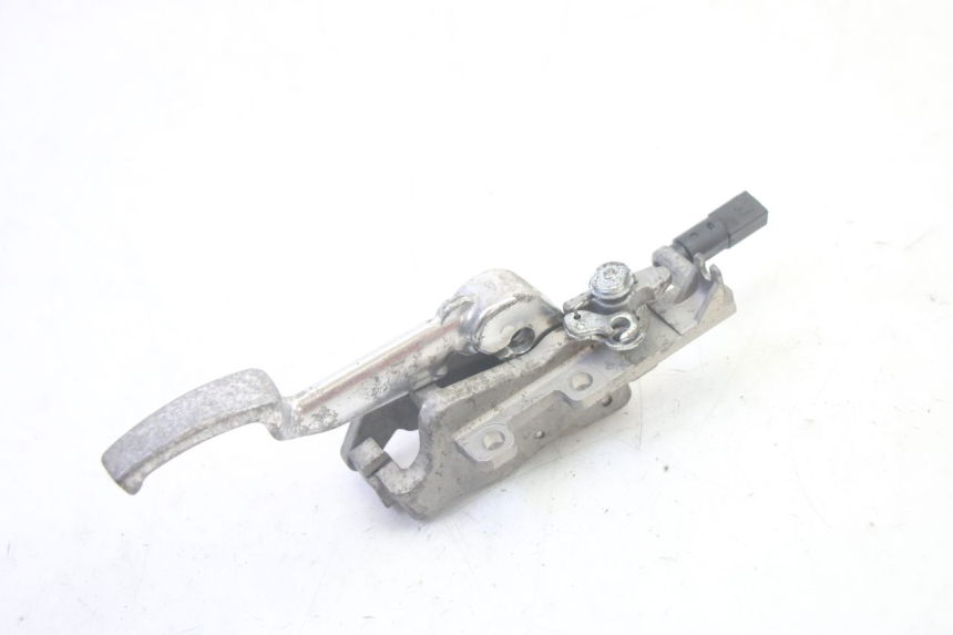 photo de PARKING BRAKE LEVER PIAGGIO MP3 RL 250 (2007 - 2010) - Zoom on usage condition