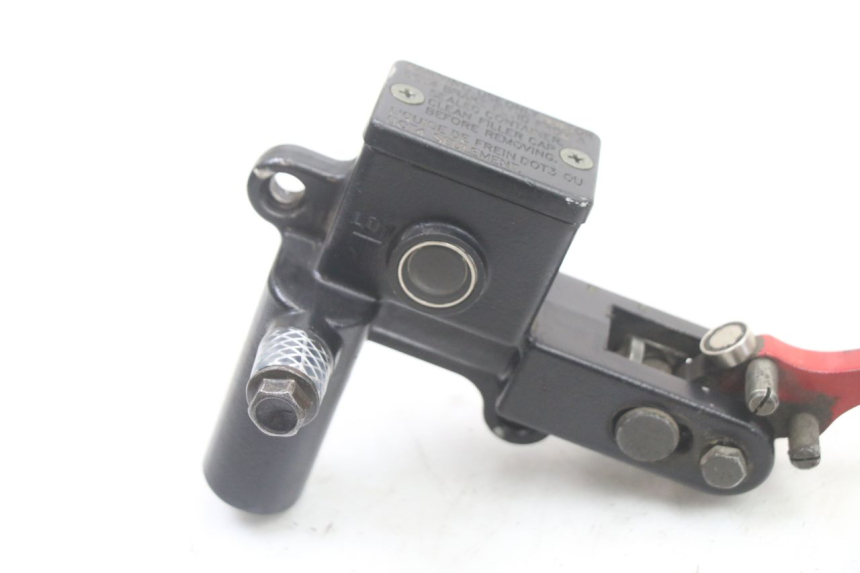 photo de PARKING BRAKE LEVER LIGIER PULSE 3 1 (2014 - 2020) - Zoom on usage condition