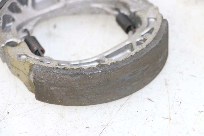 photo de BRAKE SHOE PEUGEOT KISBEE 2T 50 (2010 - 2017)
