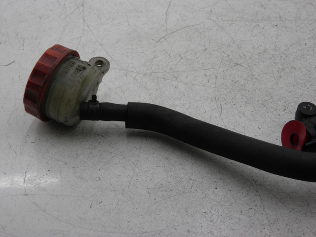 photo de REAR BRAKE MASTER CYLINDER HONDA CB SEVEN FITTY 750 (1992 - 2003)